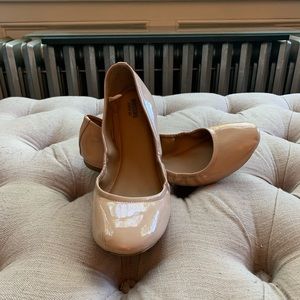 Like new Mossimo nude ballet flats